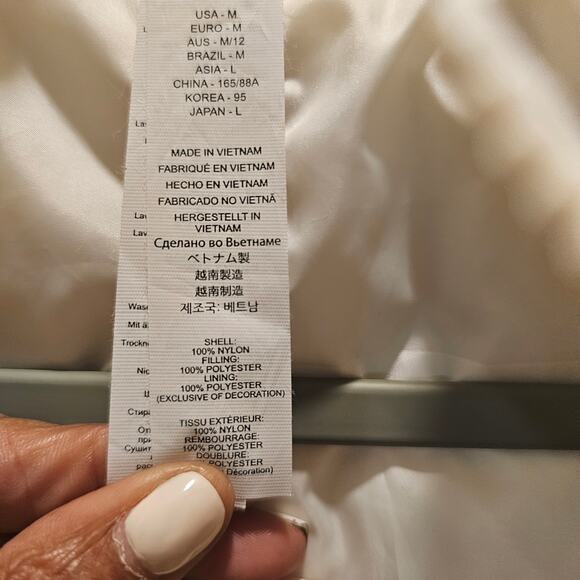 New Balance Women's Off White Puffer Vest Size Medium - Picture 5 of 5